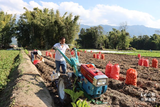 云南盈江：群眾從吃得飽到村里遍地小洋樓