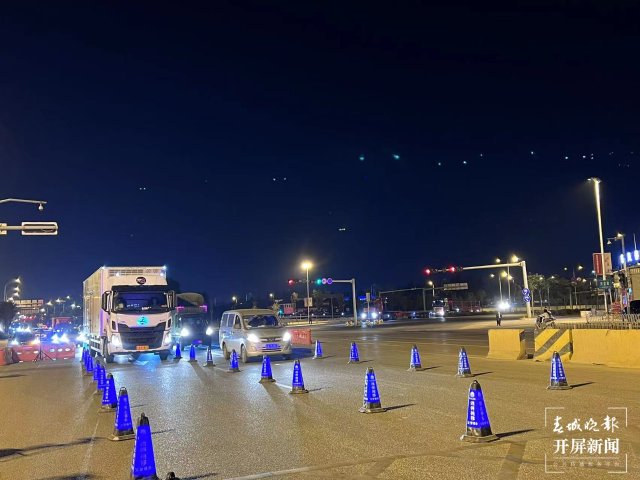 注意！五一期間，外來貨運車輛可在呈貢這3個核酸采集點采樣檢測（開屏新聞記者 孫琴霞 通訊員 孫思琪 馬鴻超 攝）