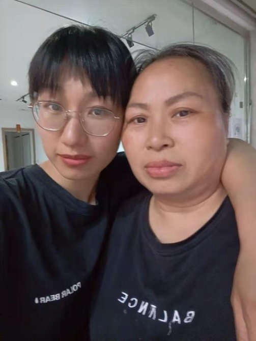 母女合照。受訪者提供