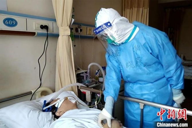 郭曉燕在工作中?！∩虾Ｃ衩?攝