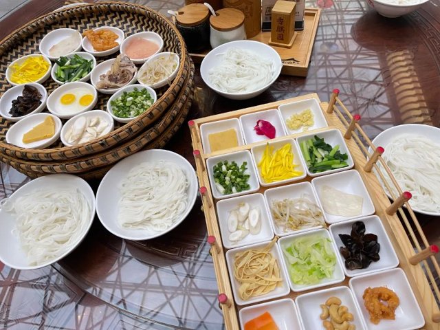 過橋米線 普婭鑫 攝