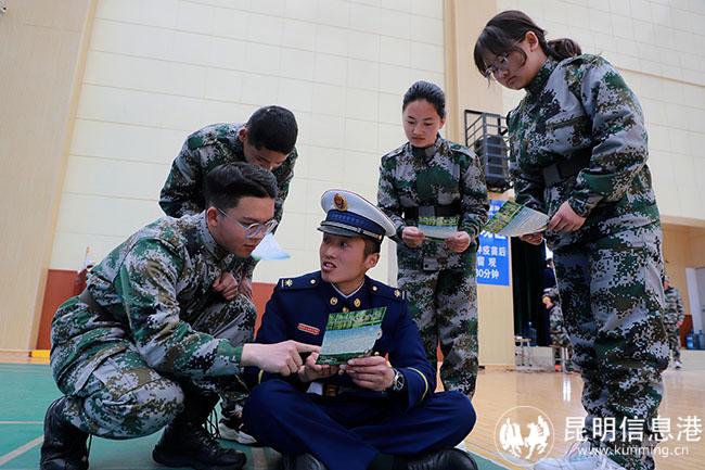 7 為學(xué)生宣傳防火知識(shí) 7 為學(xué)生宣傳防火知識(shí)