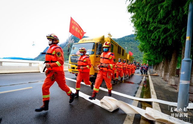 昆明開展極端天氣條件下城市洪澇災(zāi)害應(yīng)急演練（龍宇丹攝）
