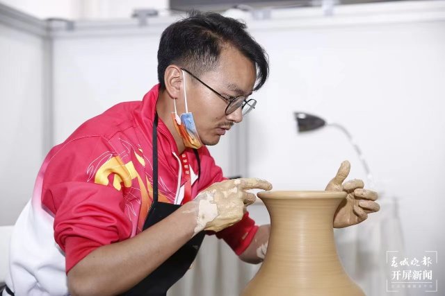 12選手收獲獎(jiǎng)牌！云南省職業(yè)技能大賽電子信息與手工制作項(xiàng)目開賽