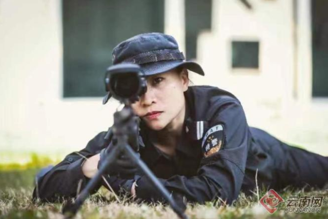 全國僅有12人！昆明這個(gè)女警榮獲“中國警察神槍手”稱號.png