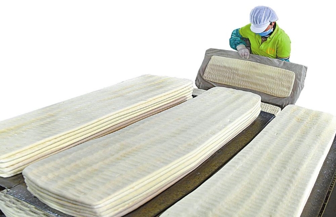 石屏豆腐陳列 本報通訊員 婁建偉 攝