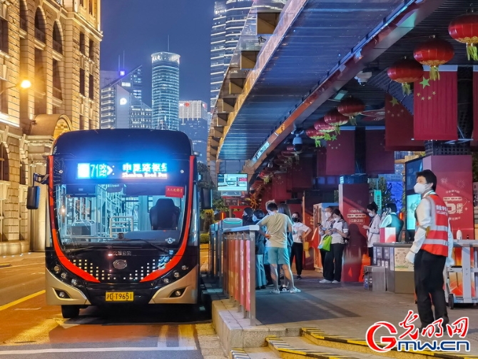 【組圖】上海首批4條軌道交通和273條地面公交線路恢復(fù)運(yùn)行