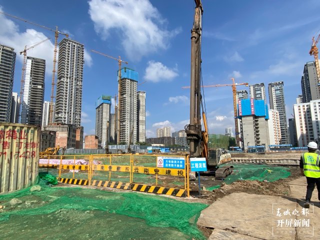 昆明建筑垃圾(開(kāi)屏新聞?dòng)浾?孫琴霞 攝)