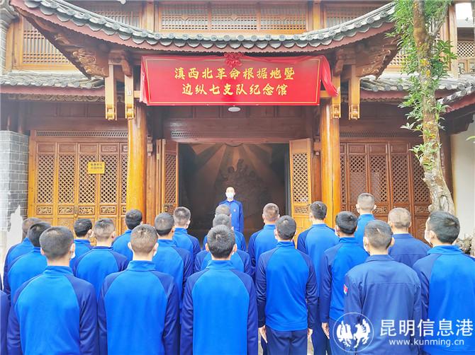 黨員何彬暢談感悟 。 木曉東攝