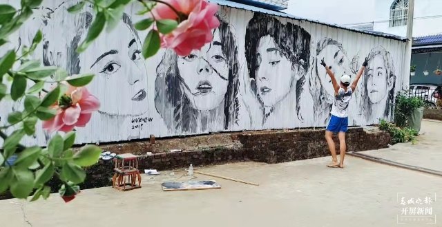 西雙版納曼勒“美術(shù)村”：一個(gè)被涂鴉藝術(shù)改變的村莊（景洪市融媒體中心 供圖）