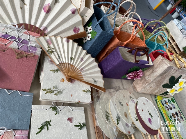 文博會(huì)｜入口甘甜的紫娟茶、美輪美奐的沙曼......這里是西雙版納展區(qū)（開屏新聞?dòng)浾邚執(zhí)镱z）