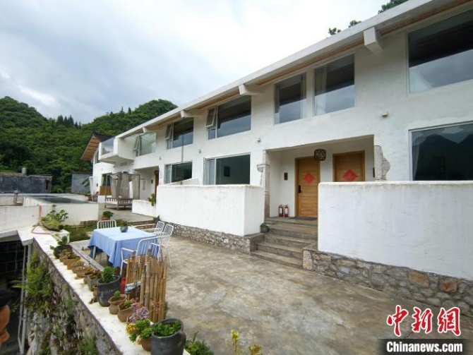 榕宿民宿一隅?！∈〗?攝