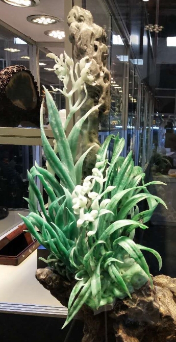 《蘭花》 中國玉雕 加碧.JPG