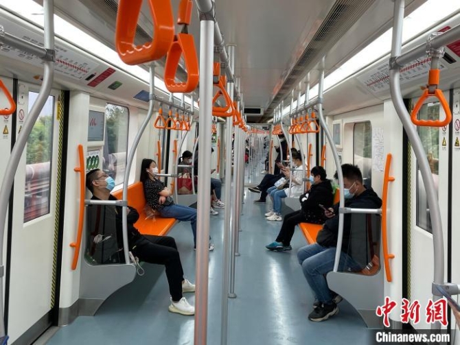 (上海戰(zhàn)疫錄)復(fù)工見(jiàn)聞:“上班族”回歸陸家嘴寫字樓