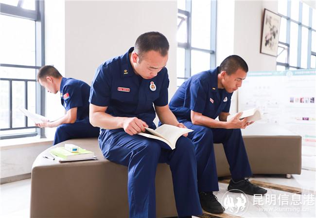 靜心閱讀 靜心閱讀