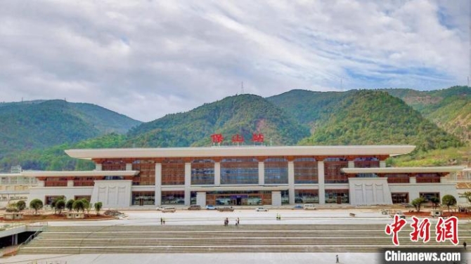 圖為云南大瑞鐵路保山站。　李博 攝