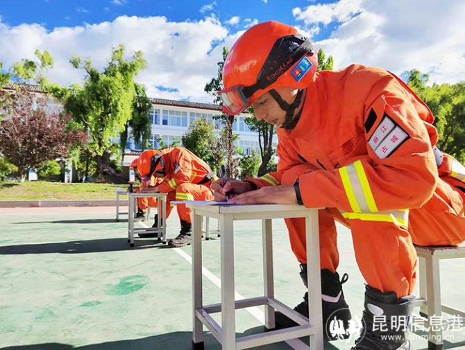 馬繽參加理論考核