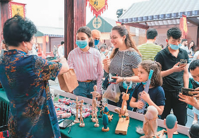 近百名外籍專家感受中國非遺