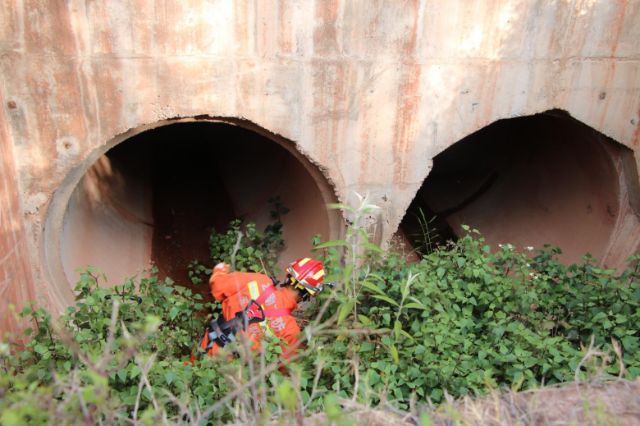 為拍視頻漲粉，玉溪一15歲男孩被困管道意識模糊……