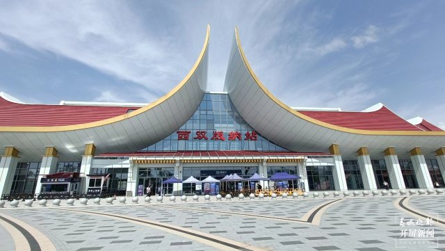 中老鐵路帶火西雙版納“周末經(jīng)濟(jì)”（開屏新聞?dòng)浾?李春麗 攝）