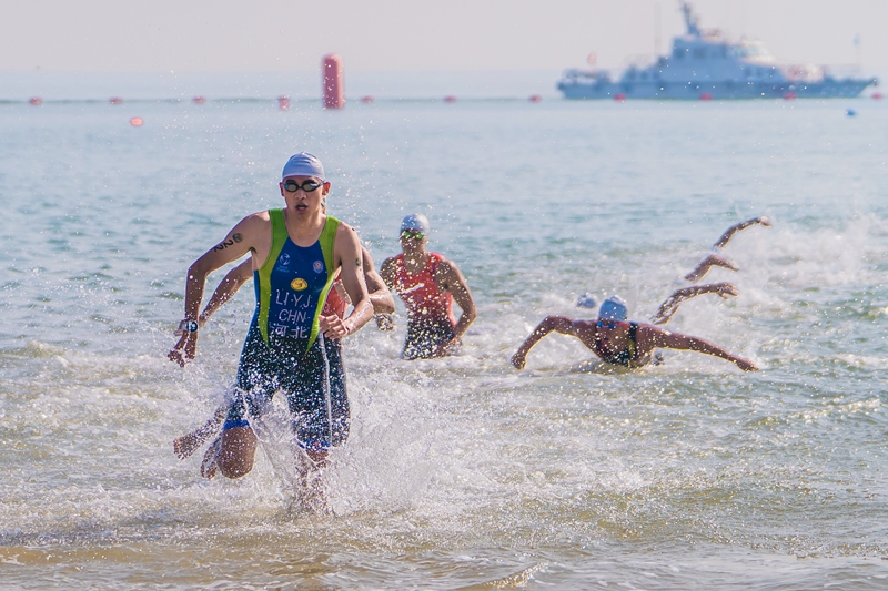 2022年國內首場鐵人三項賽在連島圓滿收官。徐曉靜攝