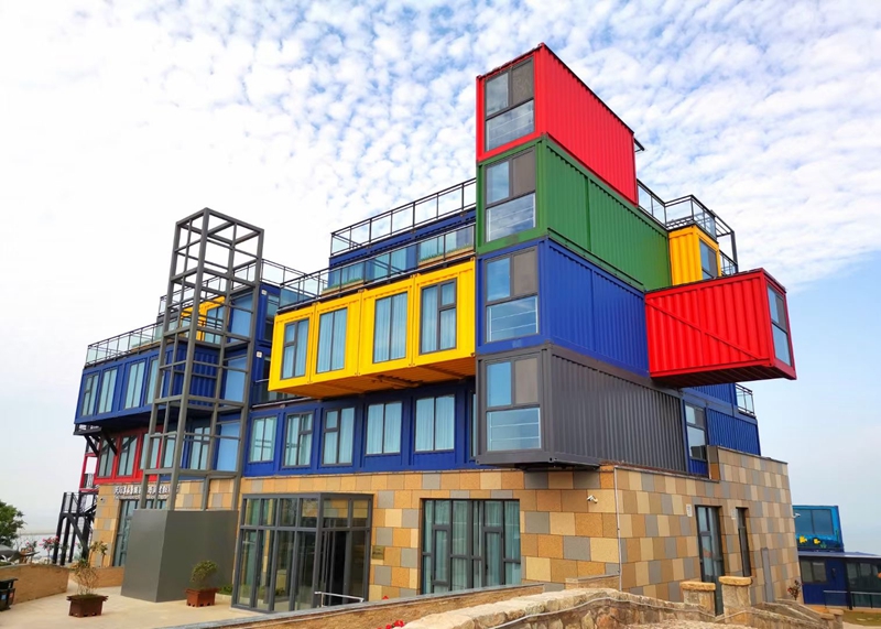 羊山島集裝箱小鎮(zhèn)為島內旅游發(fā)展增添新色彩。 邵澤賢攝