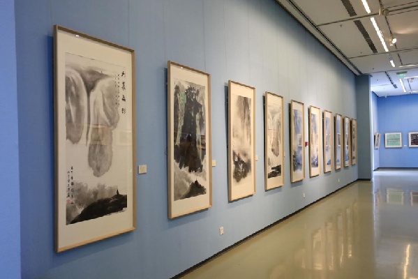 一位心理學(xué)者的畫——用丹青勾勒世間百態(tài)