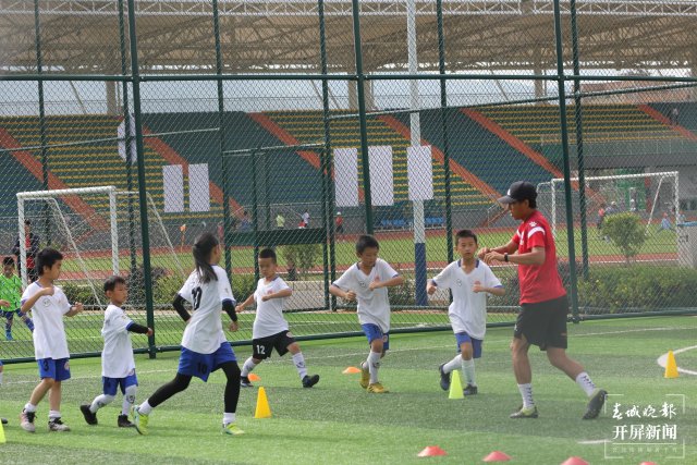 “神獸放假”引爆暑假經(jīng)濟(jì) (2).jpg