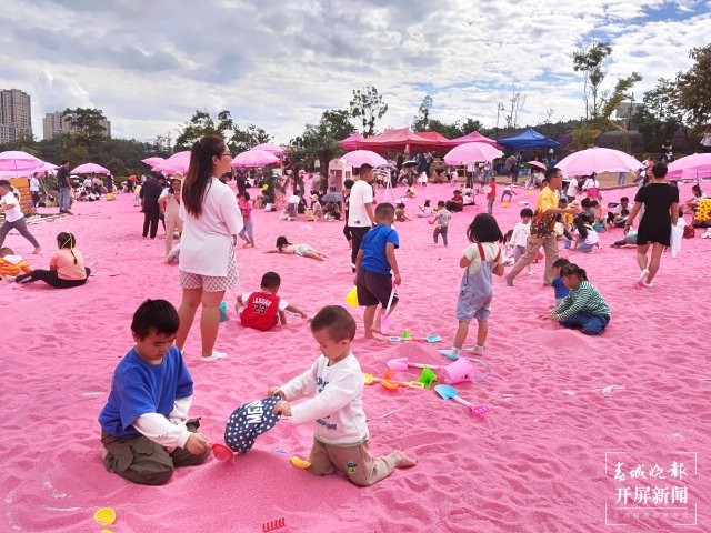 “神獸放假”引爆暑假經(jīng)濟(jì) (11).jpg