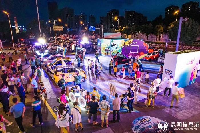 “GAMEBOY大玩具空降你的城·玩具總動員”昆明站活動現(xiàn)場互動打卡