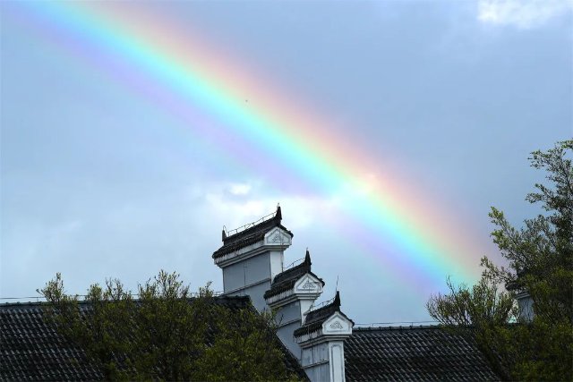 來(lái)騰沖擁抱彩虹 邂逅“彩虹之城”的魅力(供圖)