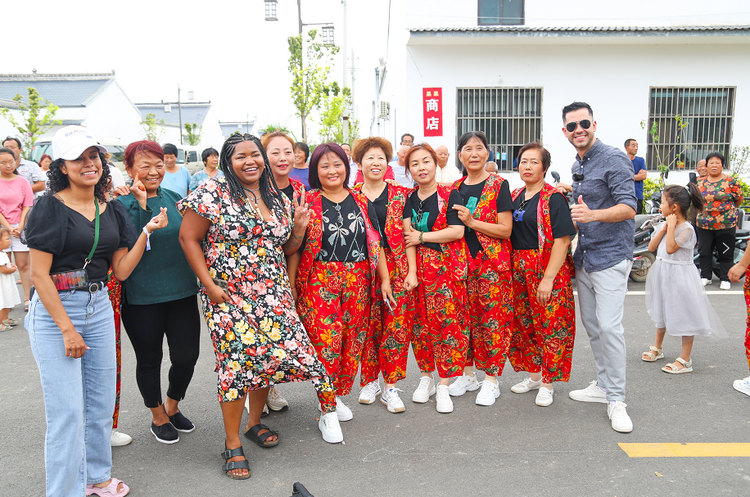 【2022打卡中國】外國網(wǎng)紅走進(jìn)大美運(yùn)城 感受黃河文化魅力多姿_fororder_24