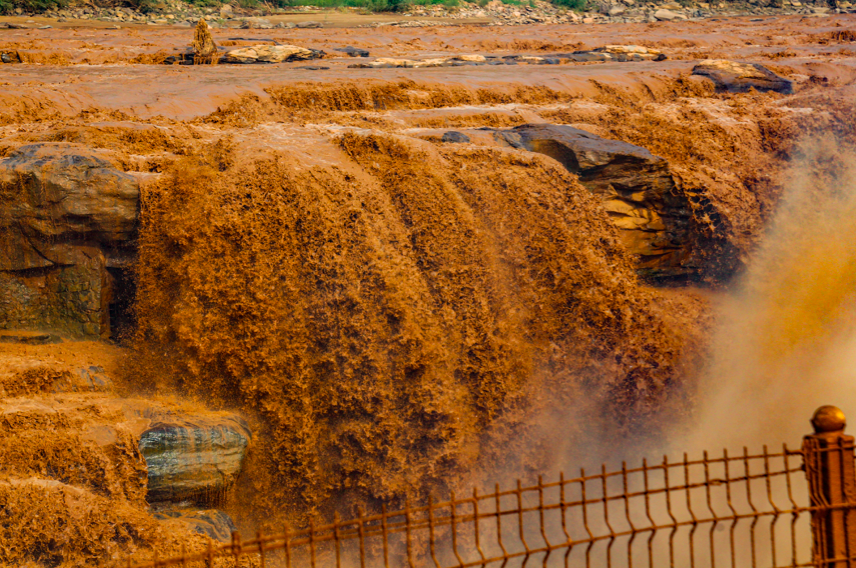 【2022打卡中國】看河水奔涌 聽古渡低吟 外國網(wǎng)紅體驗黃河的“千種風(fēng)情”_fororder_cccc3
