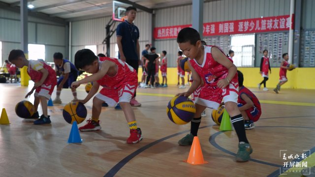 玉溪江川暑期體育培訓(xùn)很火爆(開屏新聞通訊員 李丹 張延江 楊俊芳 攝)