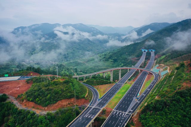 玉楚高速26日全線開通運營:40分鐘連通玉溪楚雄(中鐵開發(fā)投資集團有限公司供圖)
