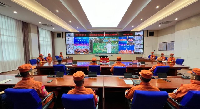 云南省森林消防總隊已派出736名指戰(zhàn)員增援重慶火場（供圖）