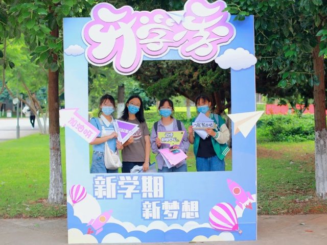 溫暖又有愛！云南多所大學“萌新”報到（圖片由學校提供）