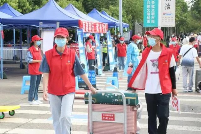 溫暖又有愛！云南多所大學“萌新”報到（圖片由學校提供）