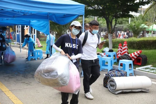 溫暖又有愛！云南多所大學(xué)“萌新”報到（圖片由學(xué)校提供）