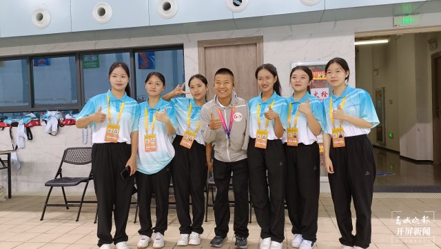 開(kāi)屏人物｜王家超：創(chuàng)造一個(gè)又一個(gè)奇跡的“鐵壁阿童木”（春城晚報(bào)-開(kāi)屏新聞?dòng)浾?李春麗 攝）