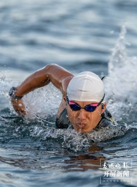 開(kāi)屏人物｜王家超：創(chuàng)造一個(gè)又一個(gè)奇跡的“鐵壁阿童木”（春城晚報(bào)-開(kāi)屏新聞?dòng)浾?李春麗 攝）