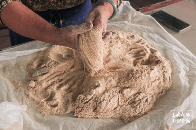 德宏菜市場(chǎng)（開屏新聞?dòng)浾?馬楠 通訊員 胡佩靈 楊曉玲 攝）