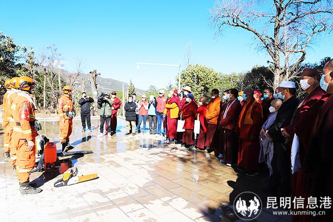 在普濟(jì)寺開(kāi)展宣傳演練。