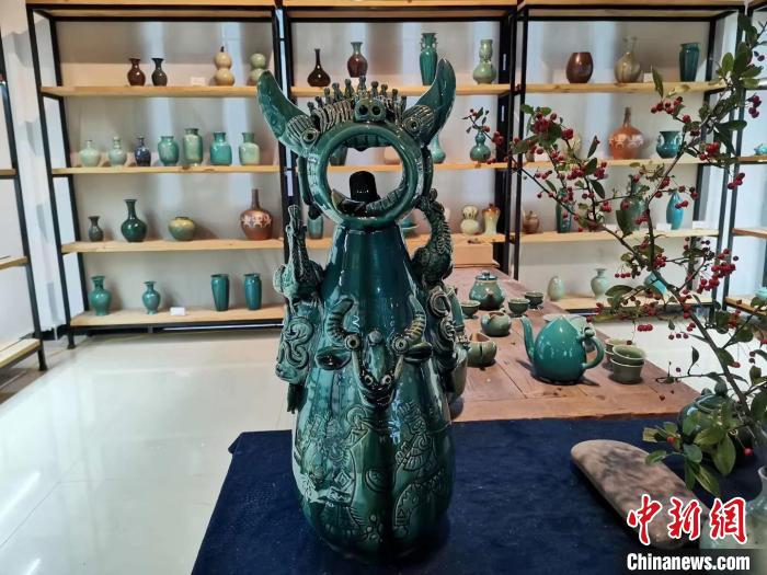 圖為張勝波爺爺制作的牙舟陶作品。　受訪者供圖