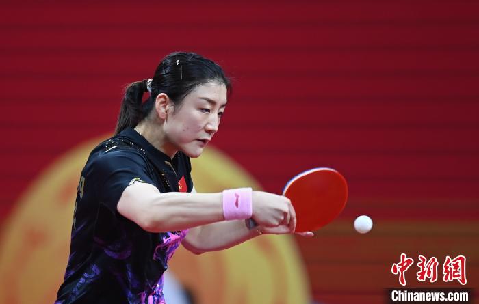 比賽中的陳夢。　安源 攝