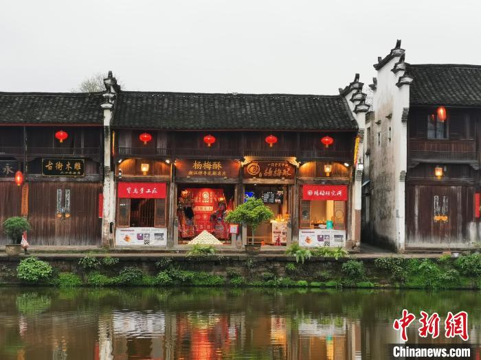 楊梅酥糕點鋪。　受訪者供圖