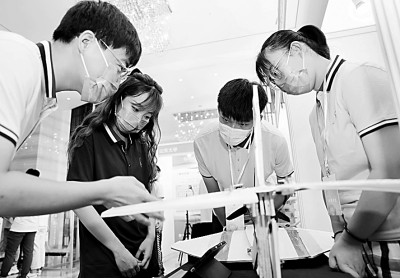 看我們這十年的青春實踐手記——思政實踐課見證奮進(jìn)新時代