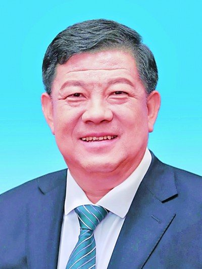 傳承紅色基因培育時(shí)代新人——訪吉林大學(xué)黨委書記姜治瑩代表