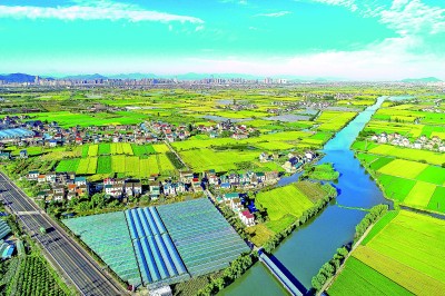 涓涓“幸福水” 滴滴潤民心 涓涓“幸福水” 滴滴潤民心