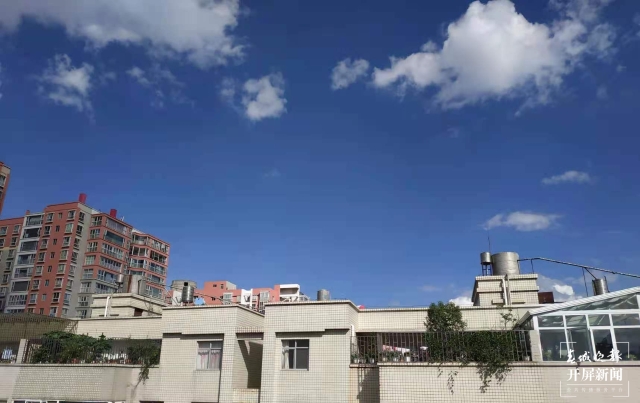 藍(lán)天 晴天(春城晚報(bào)-開屏新聞小羅 攝)